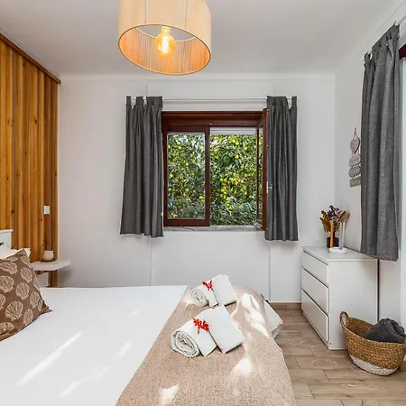Дом отдыха Meco Garden Retreat - Near Sesimbra *